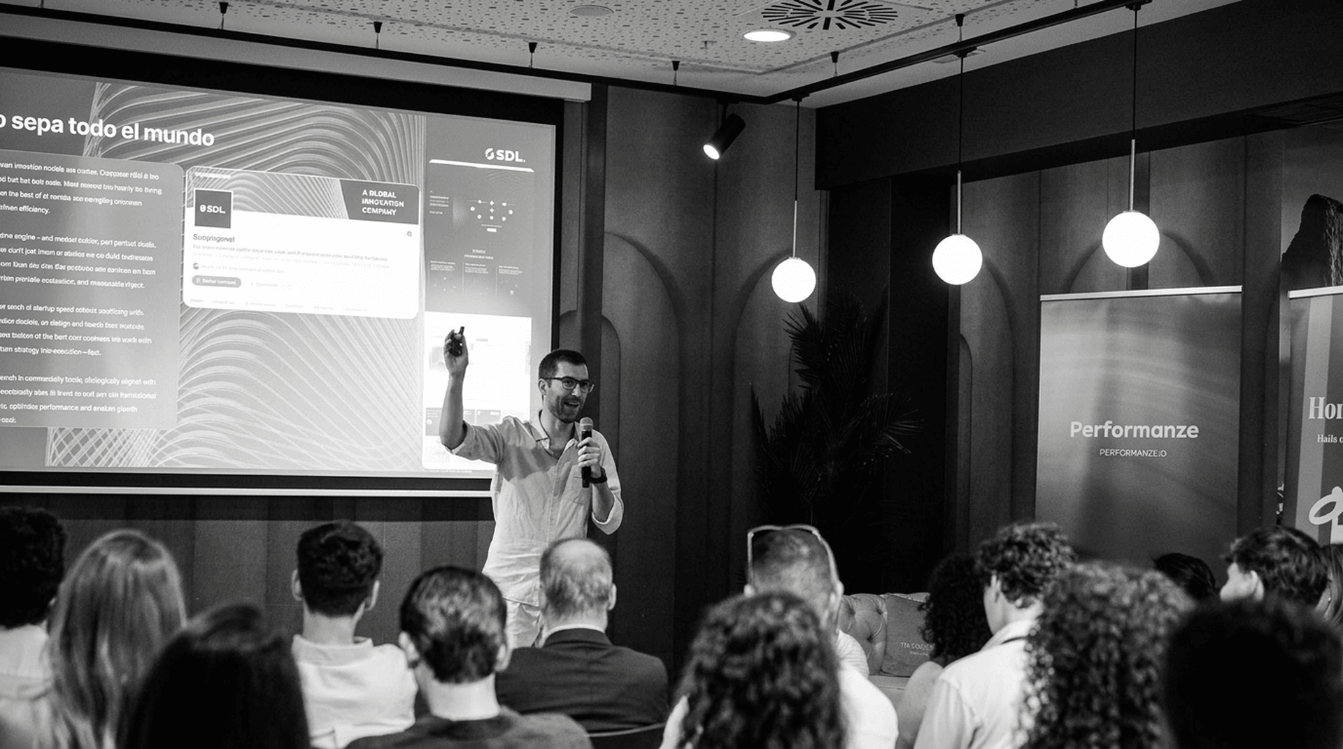 Performanze — wide team image